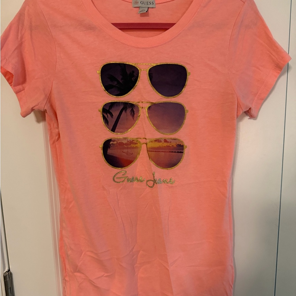 GUESS Coral Tee with Logo Tag L